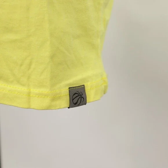 red Thumbs Up Basketball t Shirt size M - Picture 5 of 6